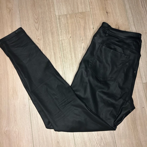Simply Vera Wang Leather pants- Size 10 - Picture 1 of 6
